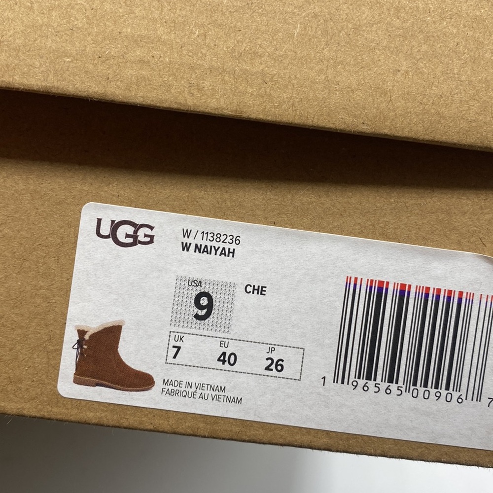 UGG Naiyah Boots - Picture 8 of 9